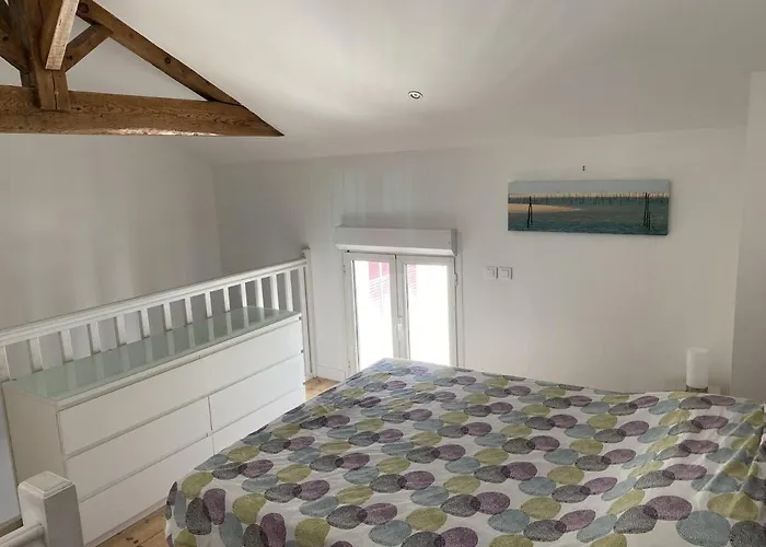 Triplex Calme Avec Terrasse, Climatisation, Proche Et Commerces A - Fr-1-474-249 *