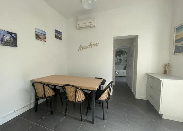 Triplex Calme Avec Terrasse, Climatisation, Proche Et Commerces A - Fr-1-474-249 *