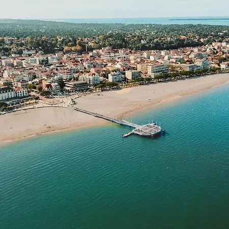 Triplex Calme Avec Terrasse, Climatisation, Proche Et Commerces à - Fr-1-474-249 Appartement *