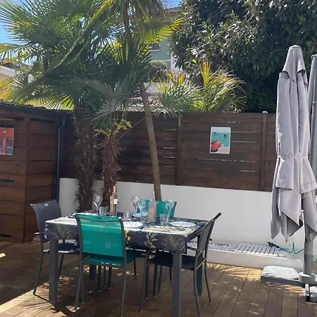Apartmán Triplex Calme Avec Terrasse, Climatisation, Proche Et Commerces A - Fr-1-474-249